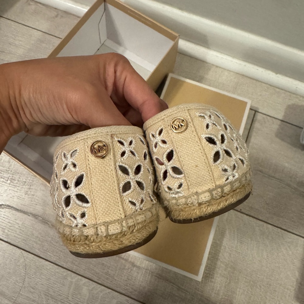 Michael Kors Tan Floral Lace Espadrilles - Picture 5 of 6